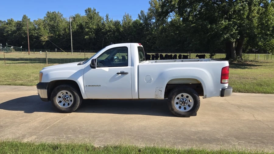 2008 GMC Sierra 3rd Gen - Image 2 of 10