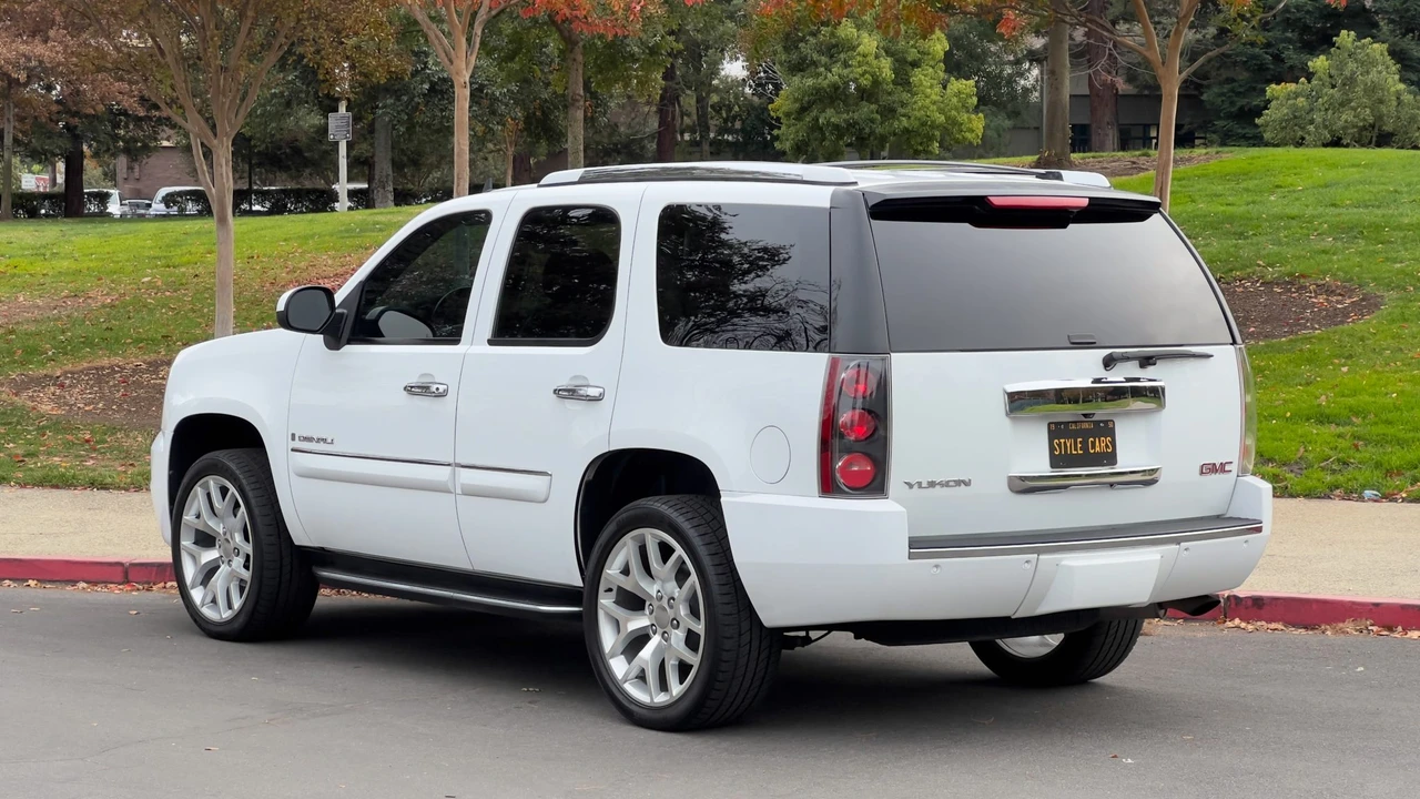 2008 GMC Yukon 3rd Gen - Image 28 of 31