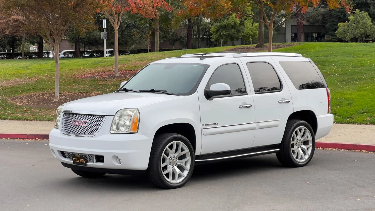 2008 GMC Yukon 3rd Gen - Image 4 of 31