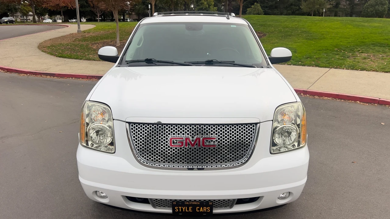 2008 GMC Yukon 3rd Gen - Image 10 of 31
