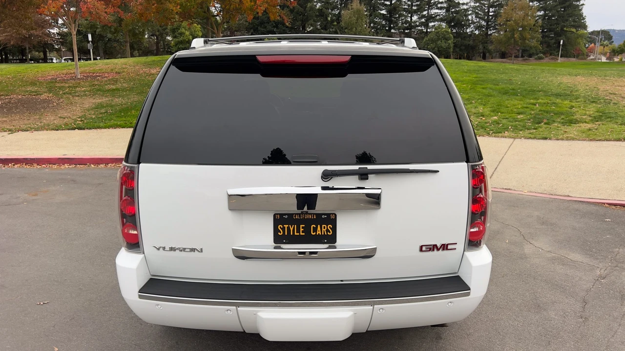 2008 GMC Yukon 3rd Gen - Image 25 of 31