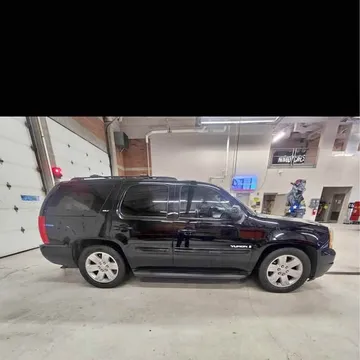 2008 GMC Yukon Wood grain