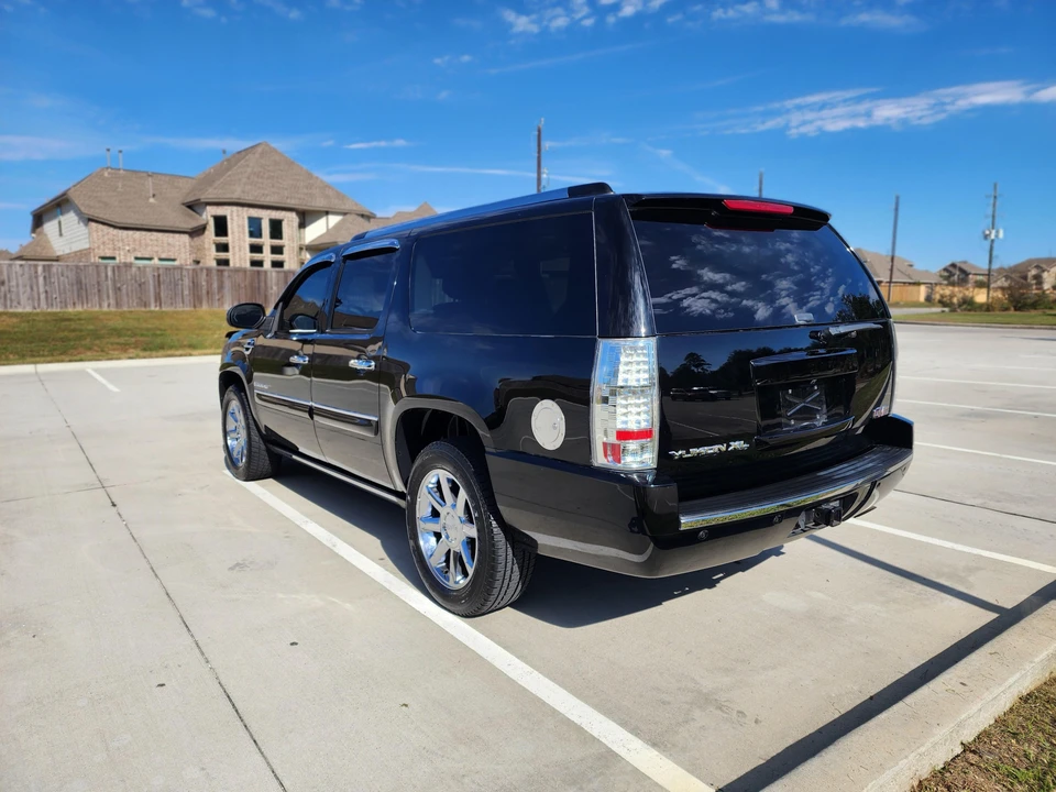 2008 GMC Yukon 3rd Gen - Image 11 of 31