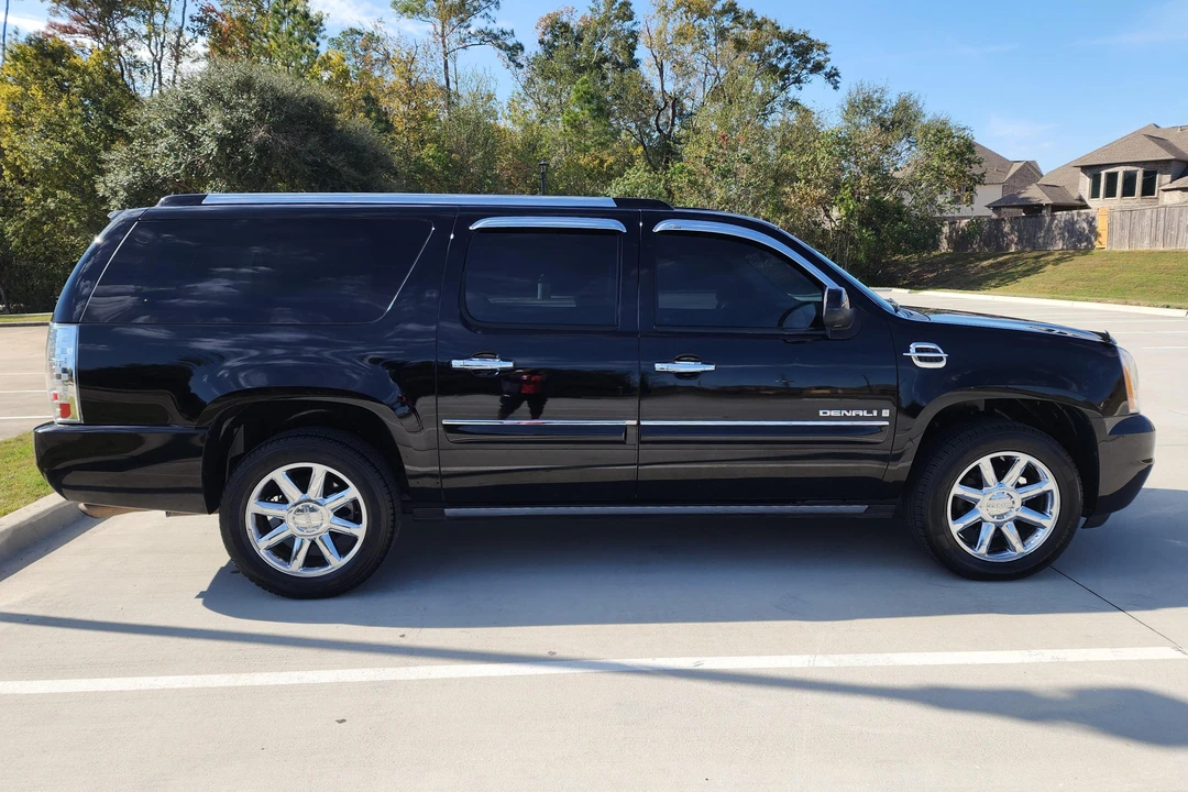 2008 GMC Yukon 3rd Gen - Image 3 of 31