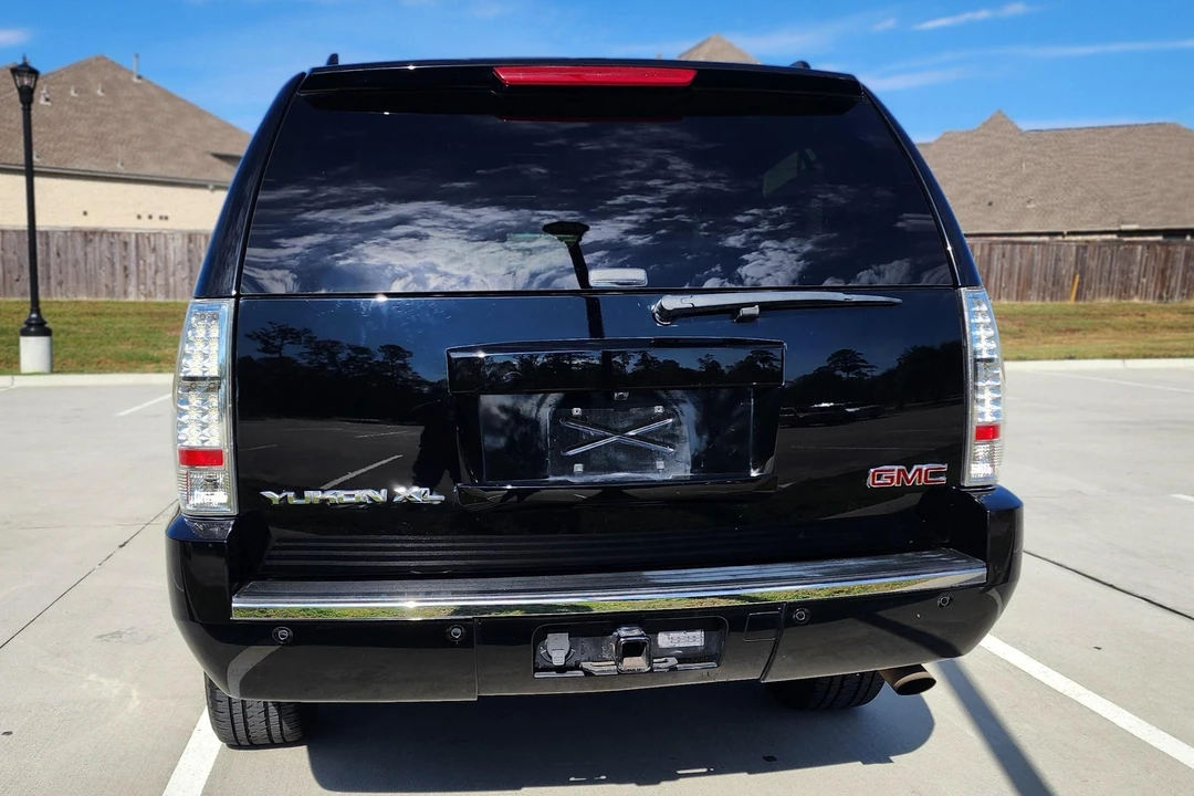 2008 GMC Yukon 3rd Gen - Image 5 of 31