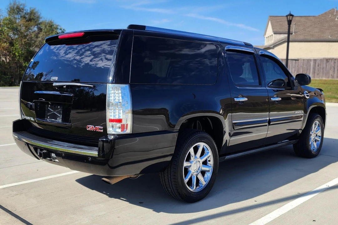2008 GMC Yukon 3rd Gen - Image 4 of 31
