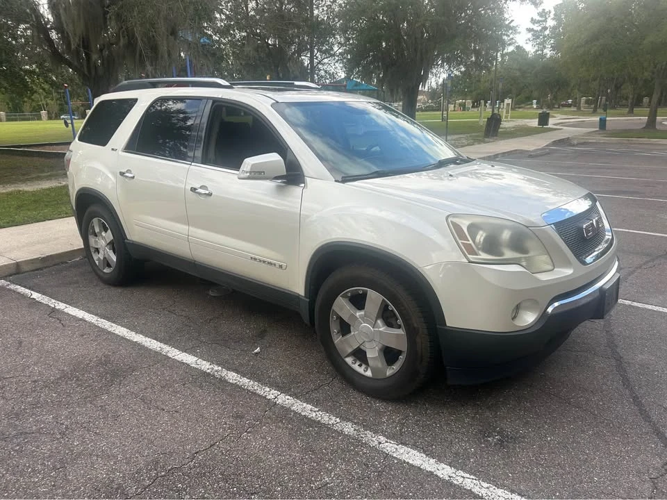 2008 GMC Acadia - Image 2 of 14