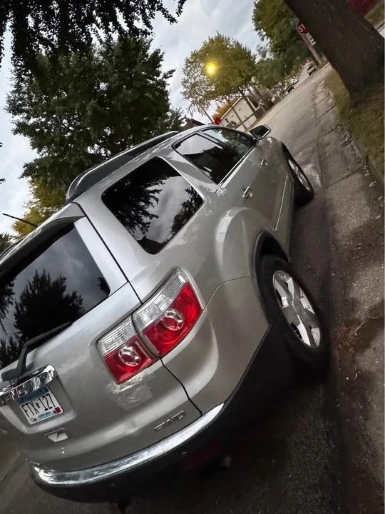2008 GMC Acadia - Image 4 of 8