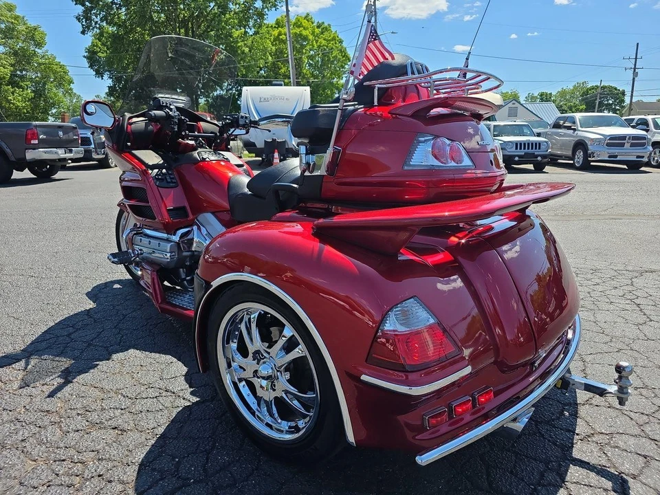 2008 Honda Gold Wing - Image 2 of 31