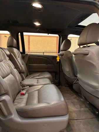 2008 Honda Odyssey - Image 10 of 17