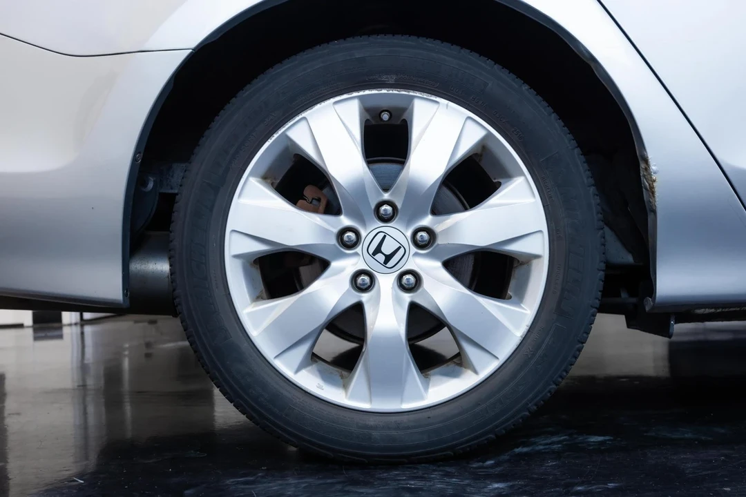 2008 Honda Accord 8th Gen - Image 16 of 21