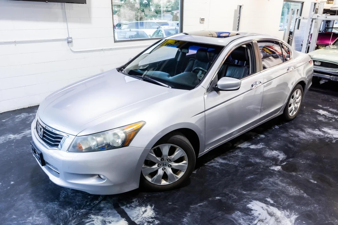 2008 Honda Accord 8th Gen - Image 2 of 21