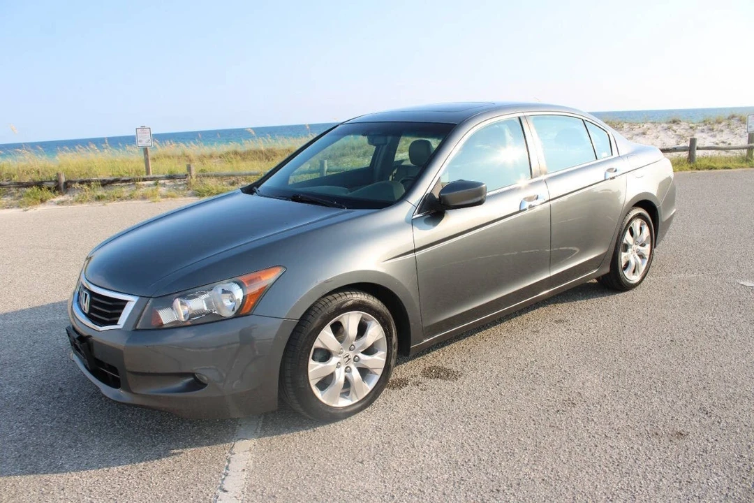 2008 Honda Accord 8th Gen - Image 2 of 21