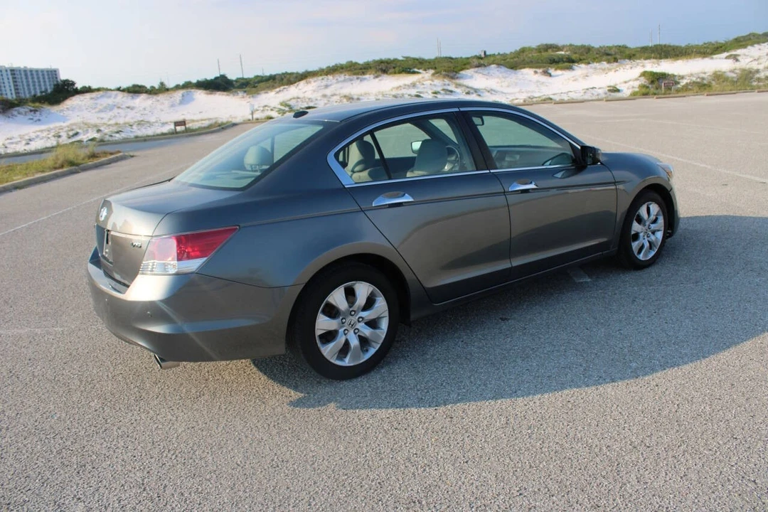 2008 Honda Accord 8th Gen - Image 16 of 21