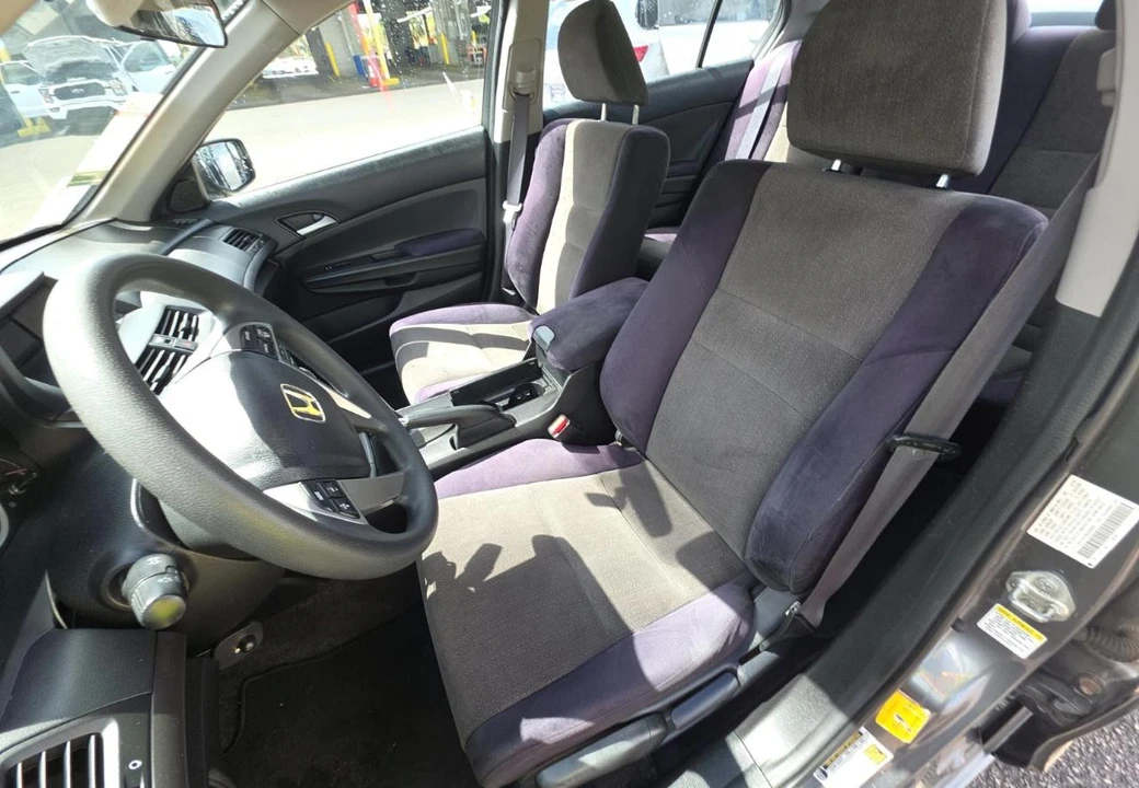 2008 Honda Accord 8th Gen - Image 9 of 17