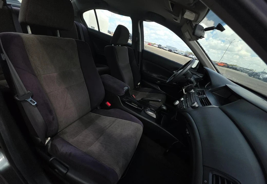 2008 Honda Accord 8th Gen - Image 10 of 17