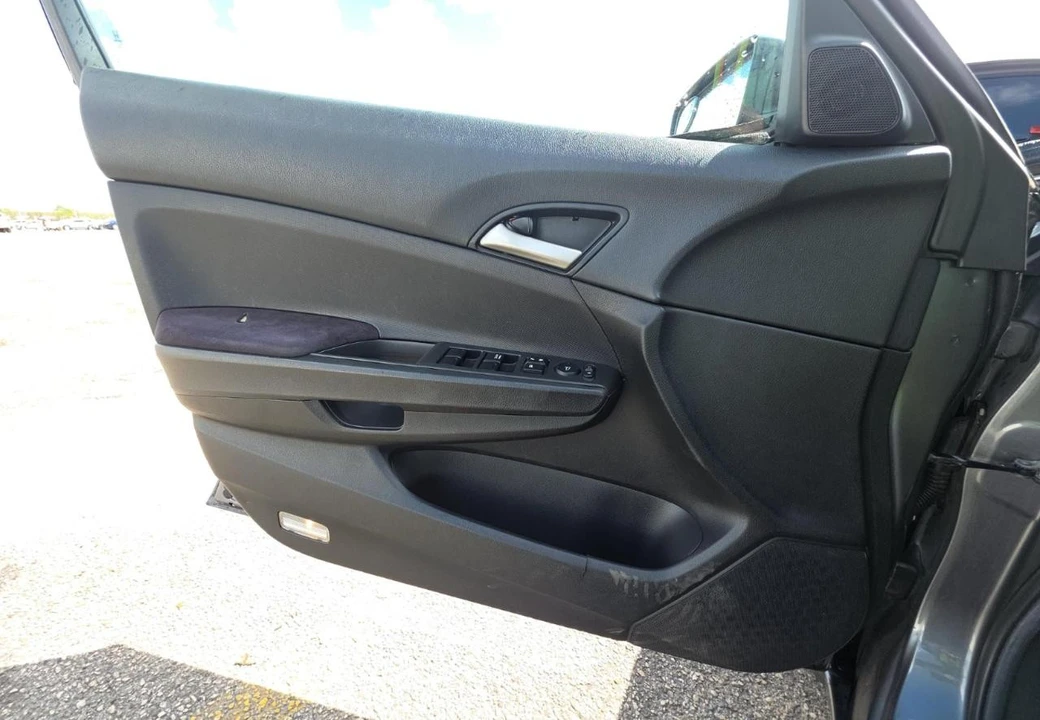 2008 Honda Accord 8th Gen - Image 11 of 17
