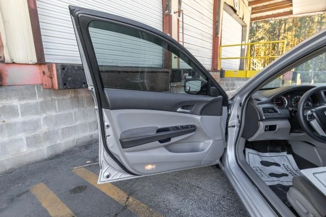 2008 Honda Accord 8th Gen - Image 19 of 21