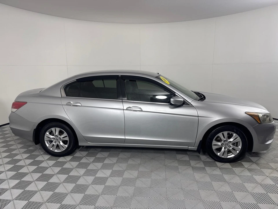 2008 Honda Accord 8th Gen - Image 4 of 21