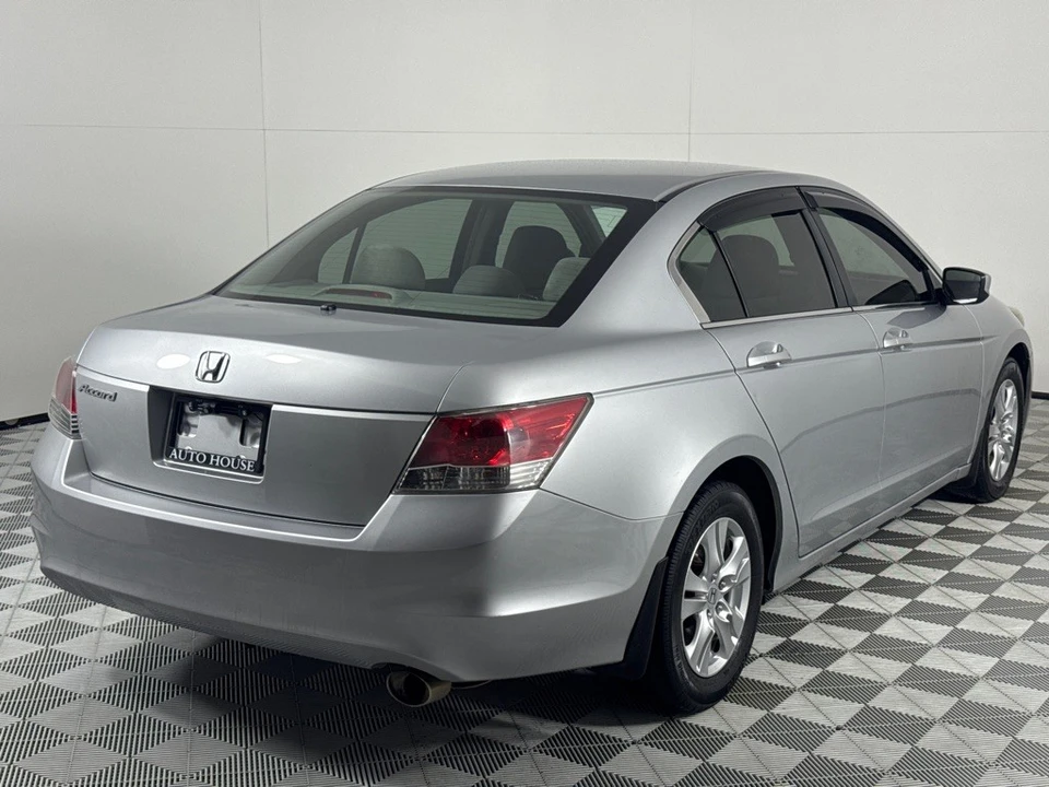 2008 Honda Accord 8th Gen - Image 5 of 21