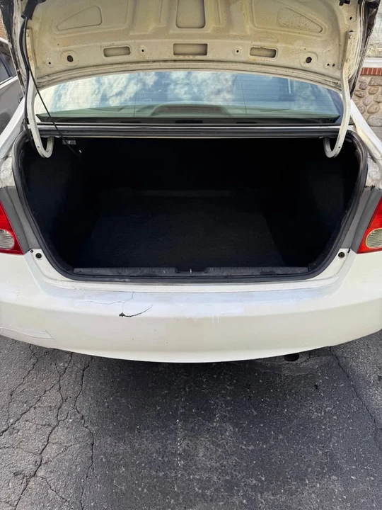 2008 Honda Civic 8th Gen - Image 15 of 17