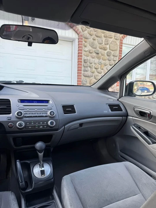 2008 Honda Civic 8th Gen - Image 13 of 17