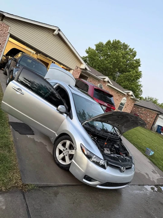 2008 Honda Civic 8th Gen - Image 2 of 10