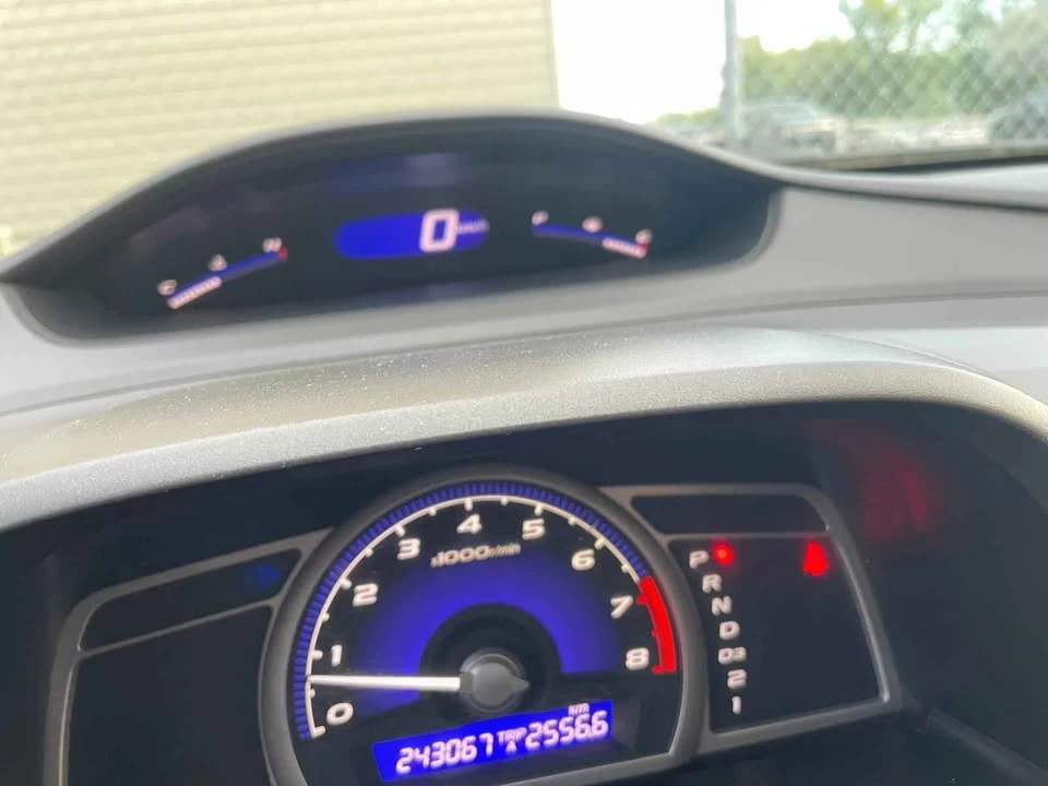2008 Honda Civic 8th Gen - Image 7 of 15