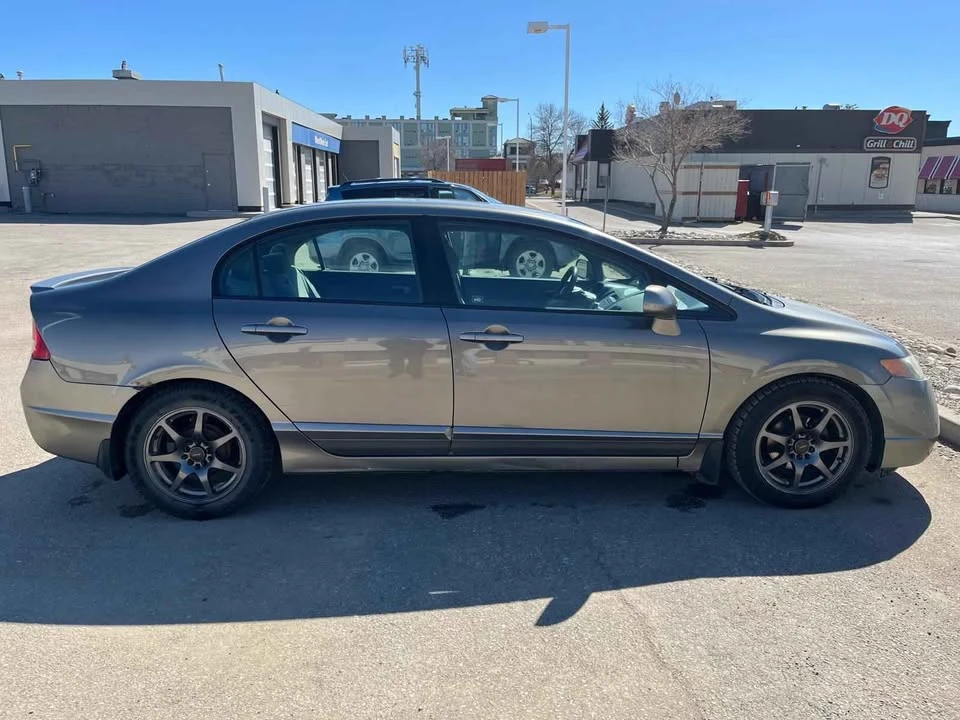 2008 Honda Civic 8th Gen - Image 3 of 15