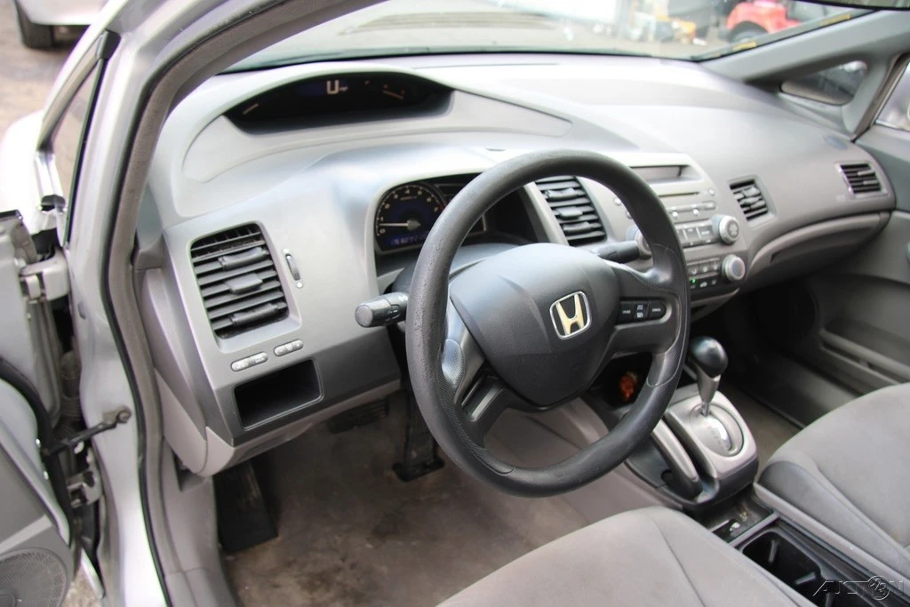 2008 Honda Civic 8th Gen - Image 13 of 21