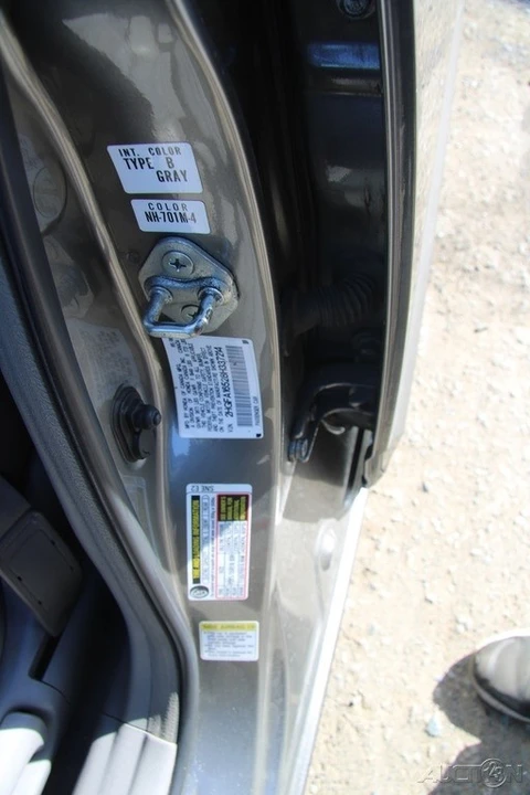 2008 Honda Civic 8th Gen - Image 12 of 21