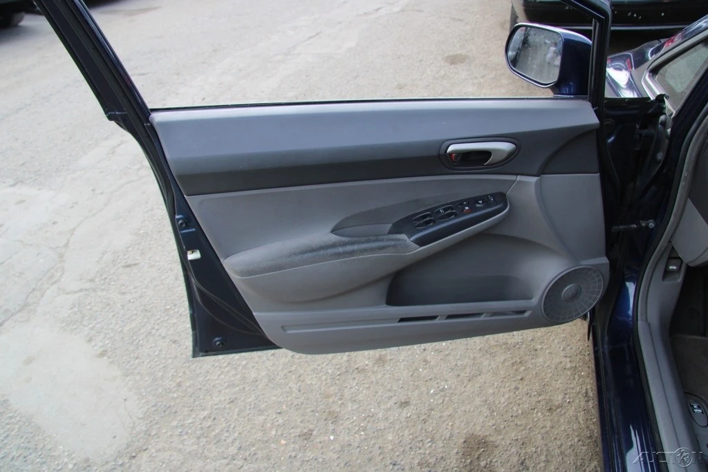 2008 Honda Civic 8th Gen - Image 11 of 21