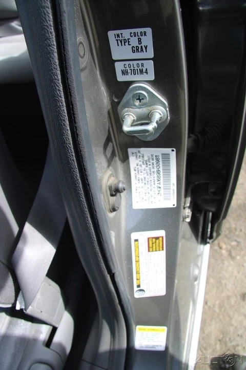 2008 Honda Civic 8th Gen - Image 12 of 21