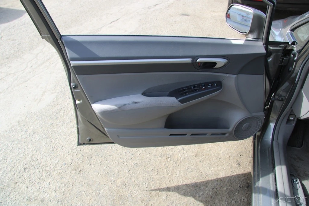 2008 Honda Civic 8th Gen - Image 13 of 21