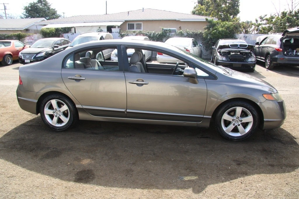 2008 Honda Civic 8th Gen - Image 7 of 21