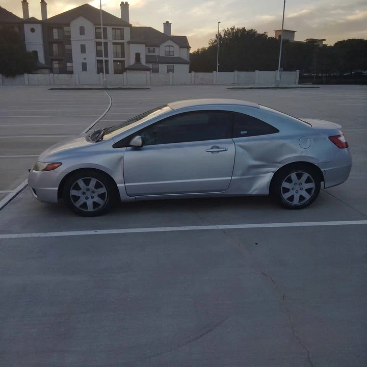 2008 Honda Civic 8th Gen - Image 4 of 11