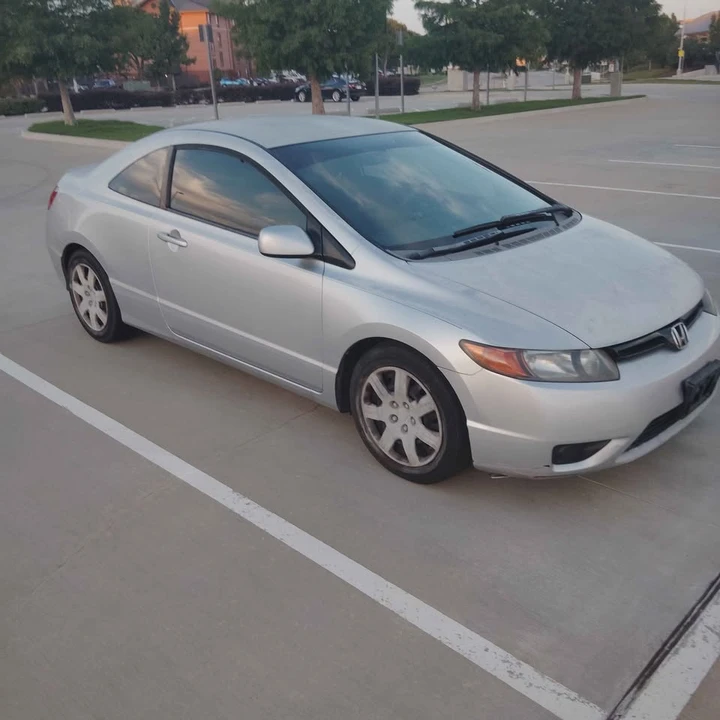 2008 Honda Civic 8th Gen - Image 3 of 11
