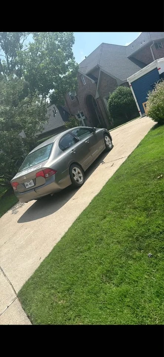 2008 Honda Civic 8th Gen - Image 2 of 4