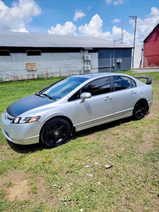 2008 Honda Civic 8th Gen - Image 2 of 10