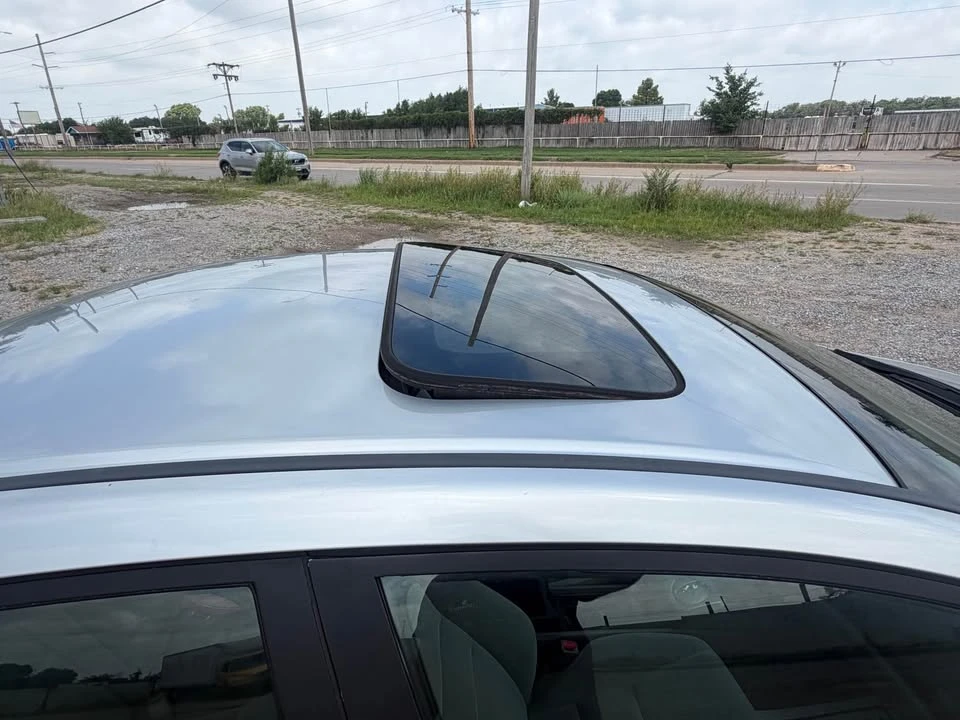 2008 Honda Civic 8th Gen - Image 5 of 11