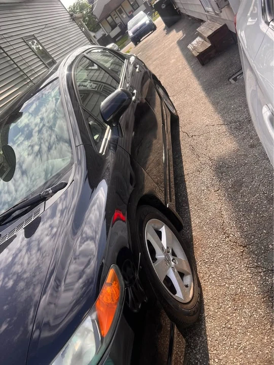 2008 Honda Civic 8th Gen - Image 2 of 8
