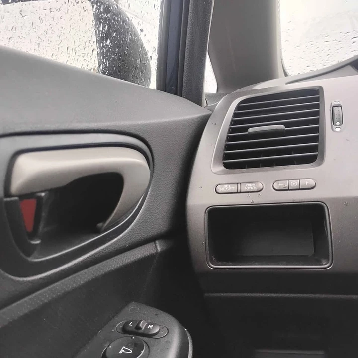 2008 Honda Civic 8th Gen - Image 15 of 16