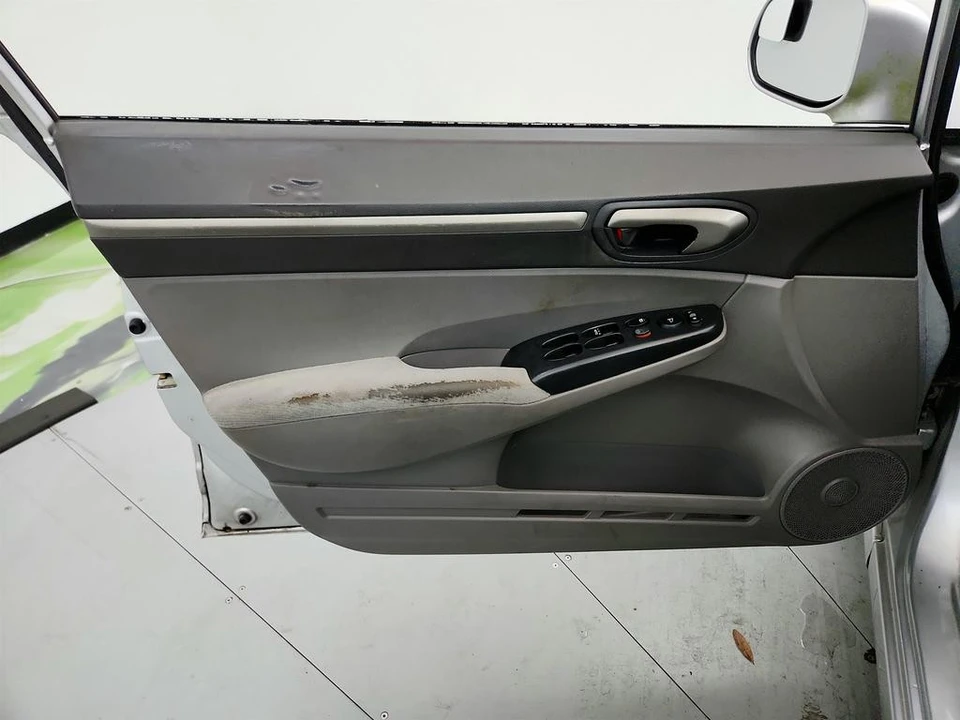 2008 Honda Civic 8th Gen - Image 21 of 31