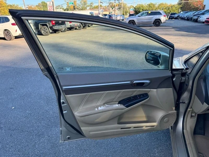 2008 Honda Civic 8th Gen - Image 9 of 12