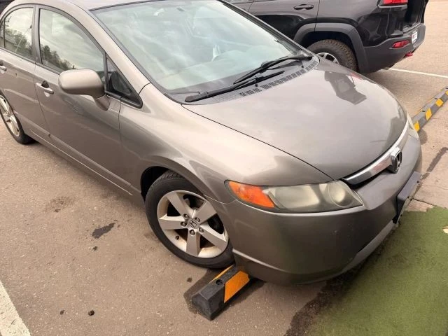2008 Honda Civic 8th Gen - Image 2 of 10