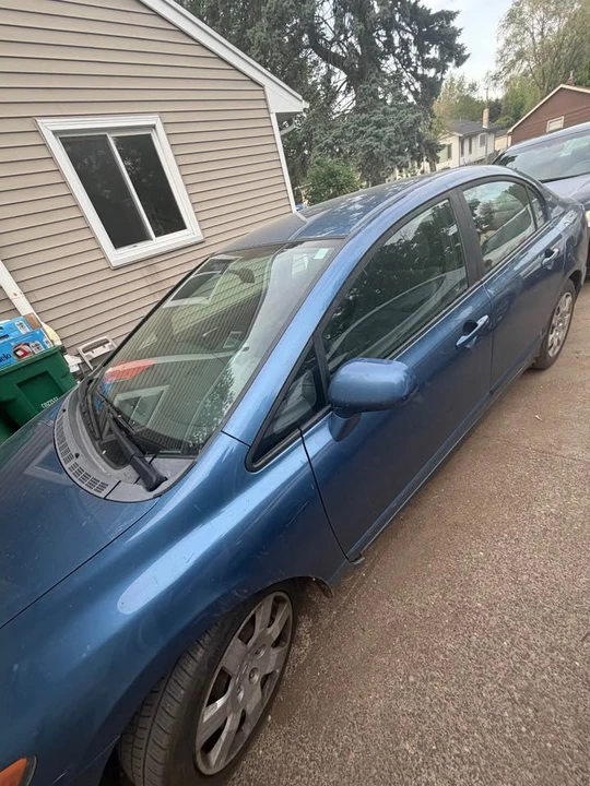 2008 Honda Civic 8th Gen - Image 2 of 5