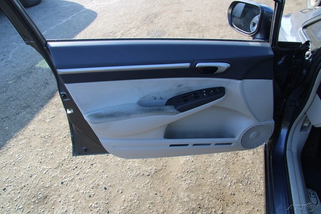 2008 Honda Civic 8th Gen - Image 11 of 21