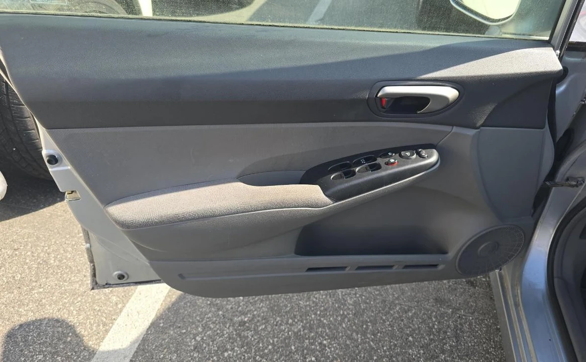 2008 Honda Civic 8th Gen - Image 9 of 13