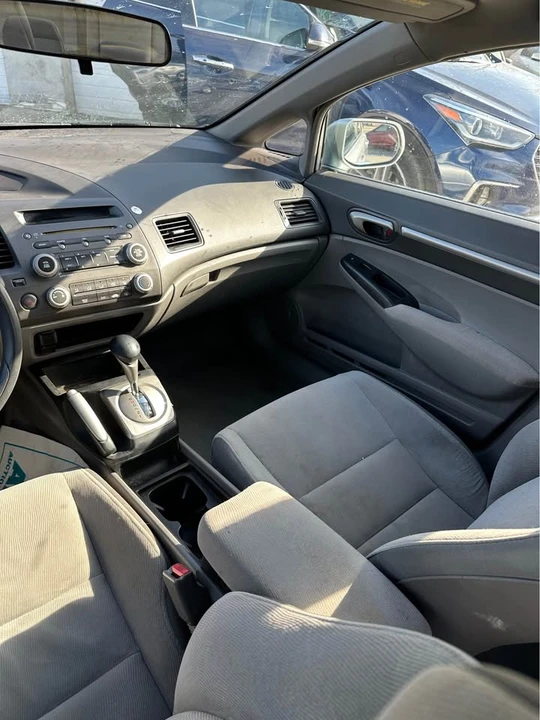 2008 Honda Civic 8th Gen - Image 9 of 11
