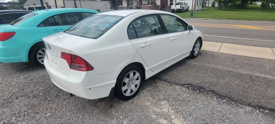 2008 Honda Civic 8th Gen - Image 2 of 7